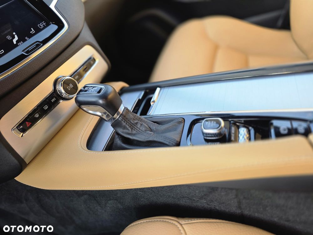 Volvo XC 90 - 14
