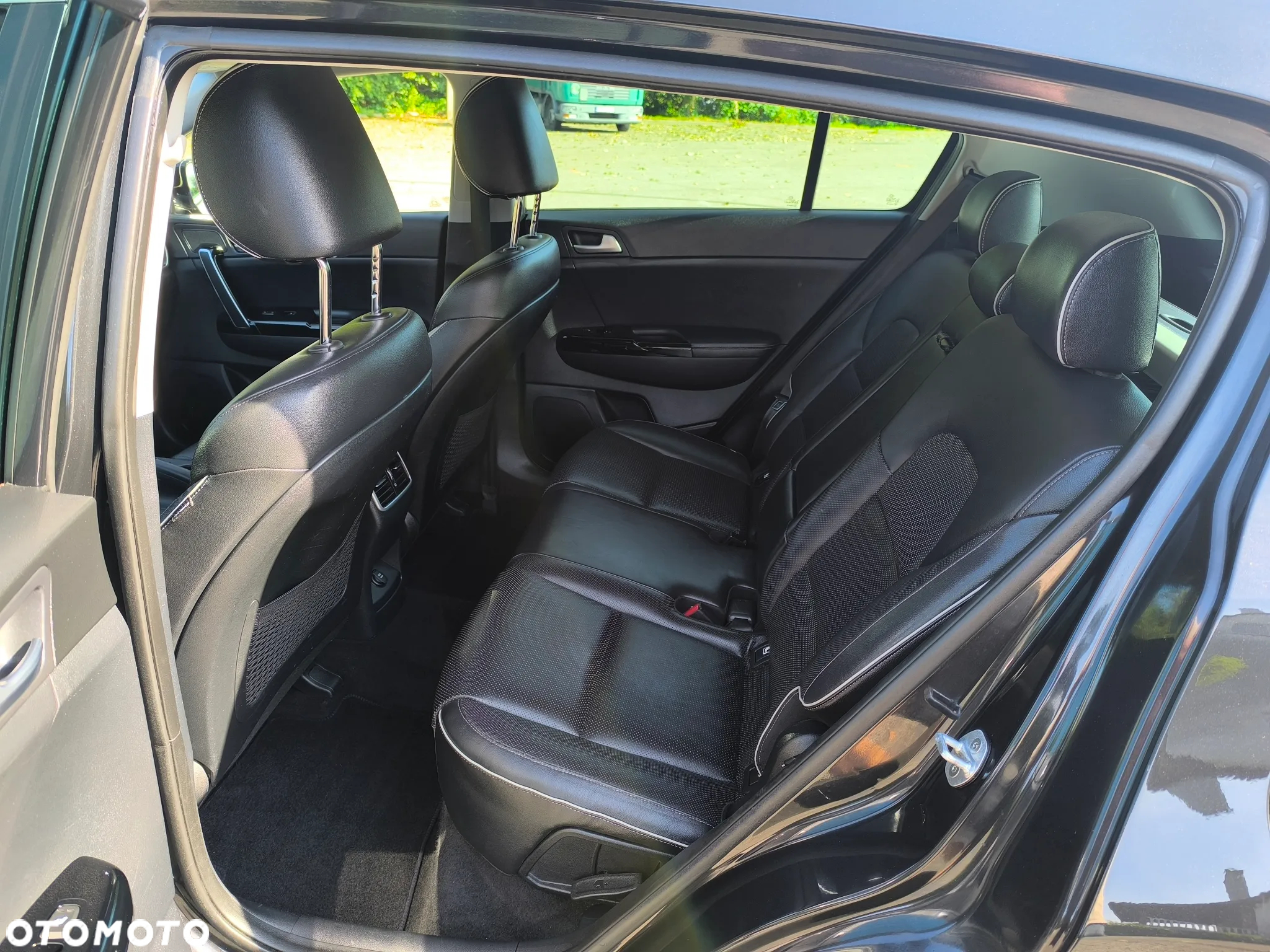 Kia Sportage 1.7 CRDI 2WD Dream-Team Edition - 16