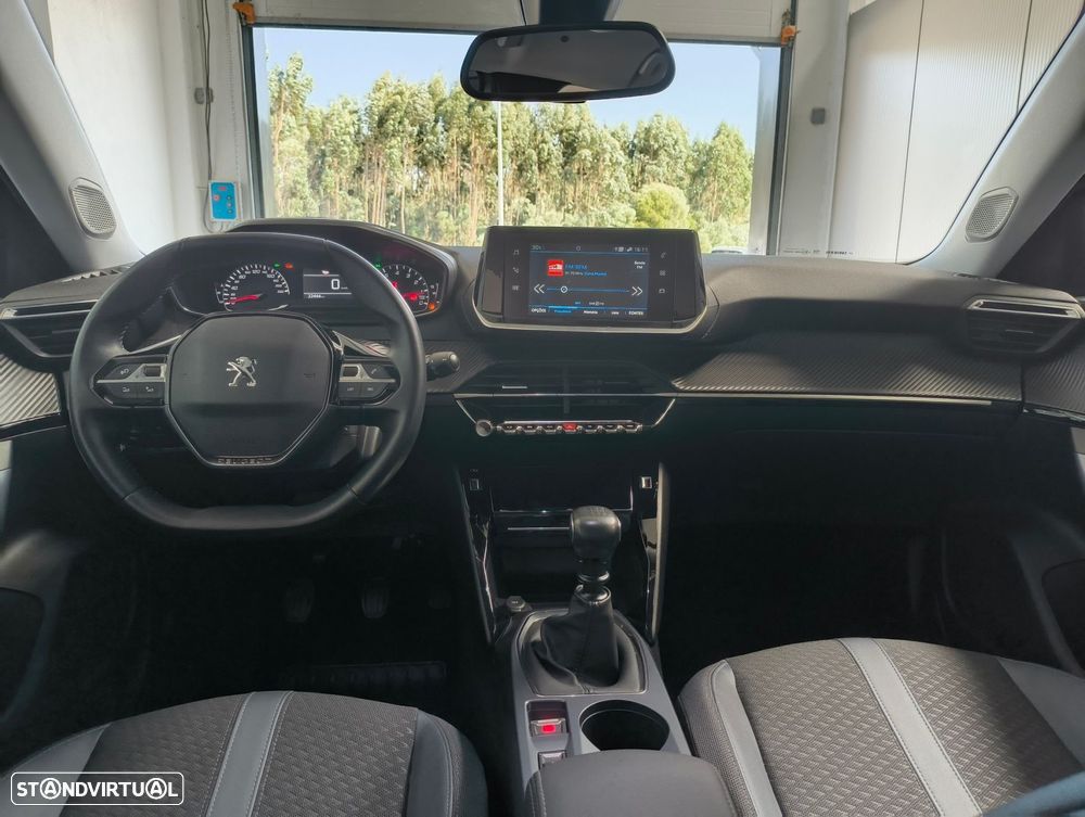 Peugeot 2008 1.2 PureTech Allure - 12