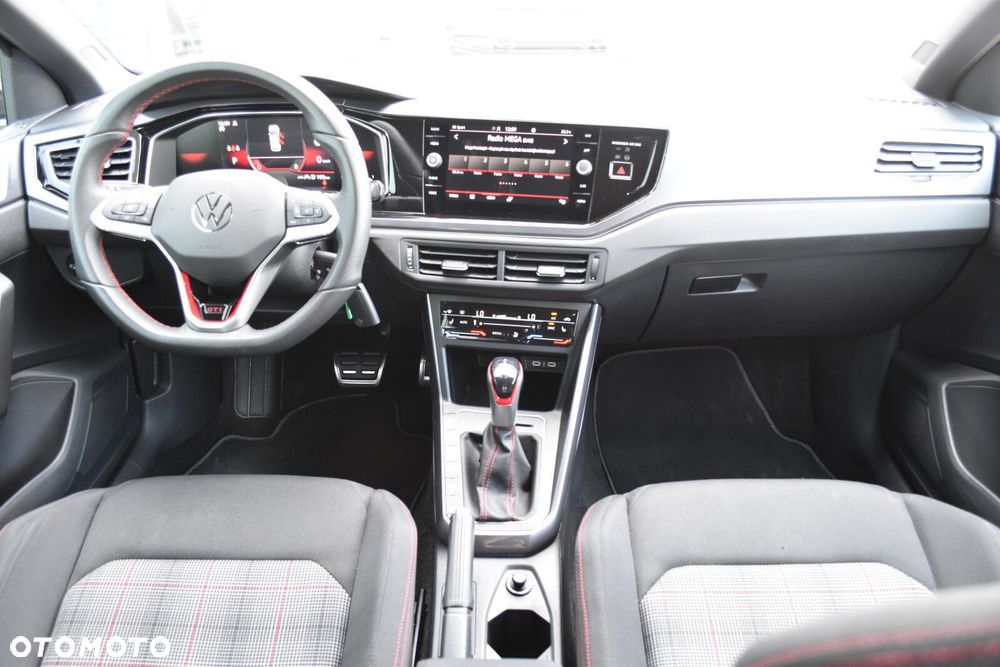 Volkswagen Polo - 11