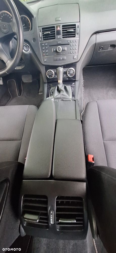 Mercedes-Benz Klasa C 220 CDI DPF Automatik Elegance - 33