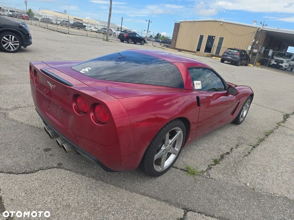 Chevrolet Corvette - 4