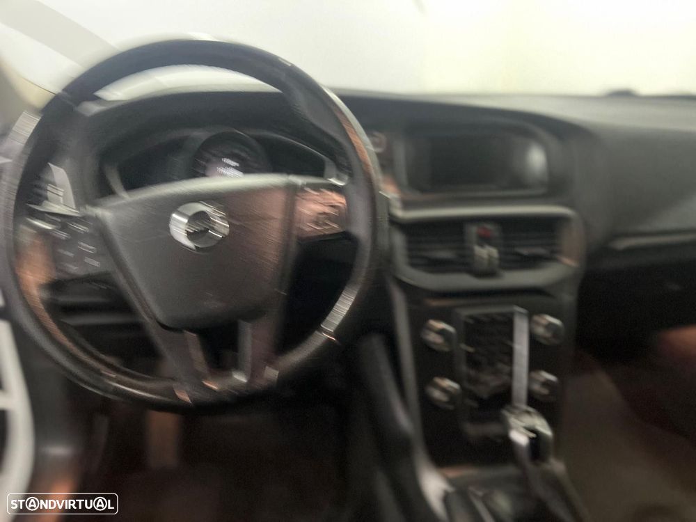 Volvo V40 2.0 D2 Momentum - 8