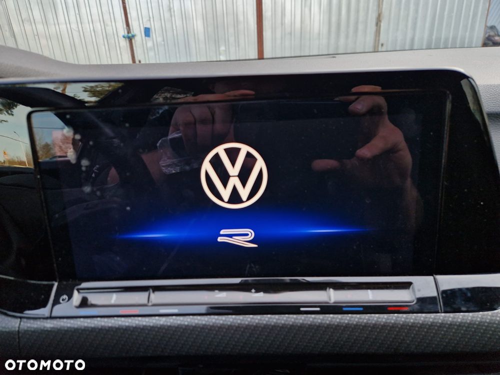 Volkswagen Golf - 23