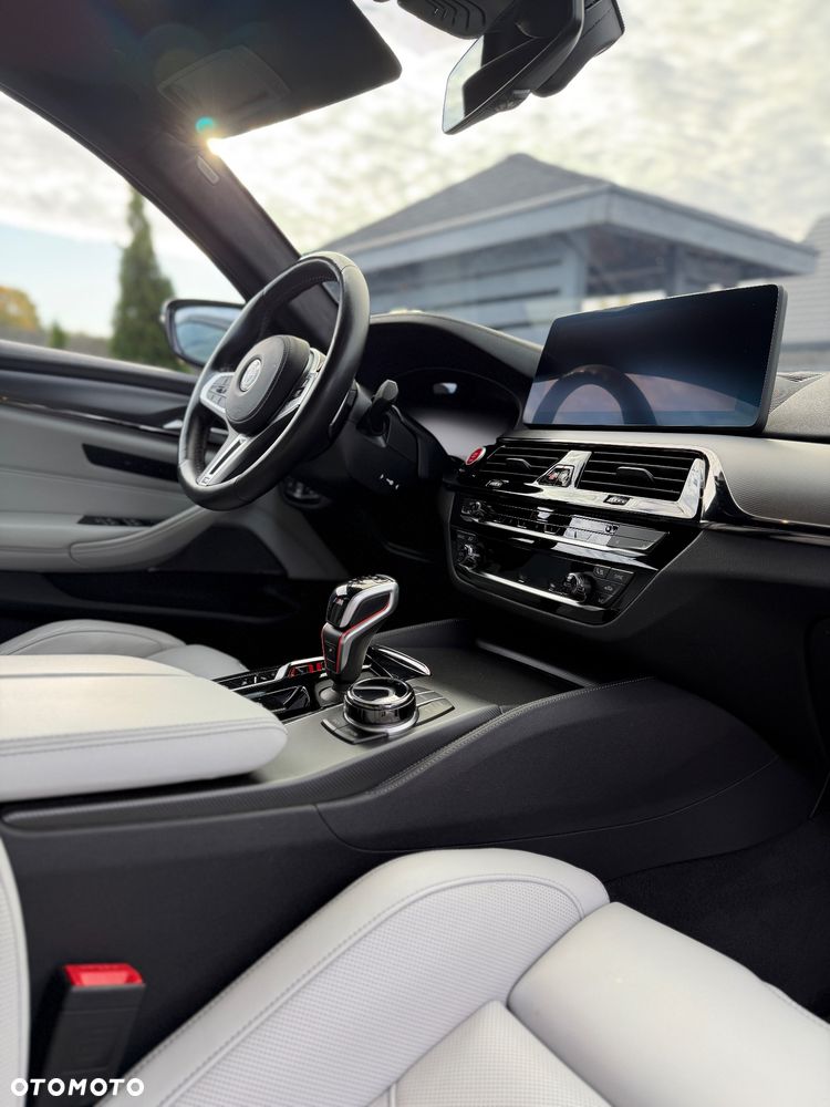 BMW M5 Competition - 23