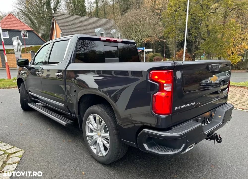 Chevrolet Silverado - 3