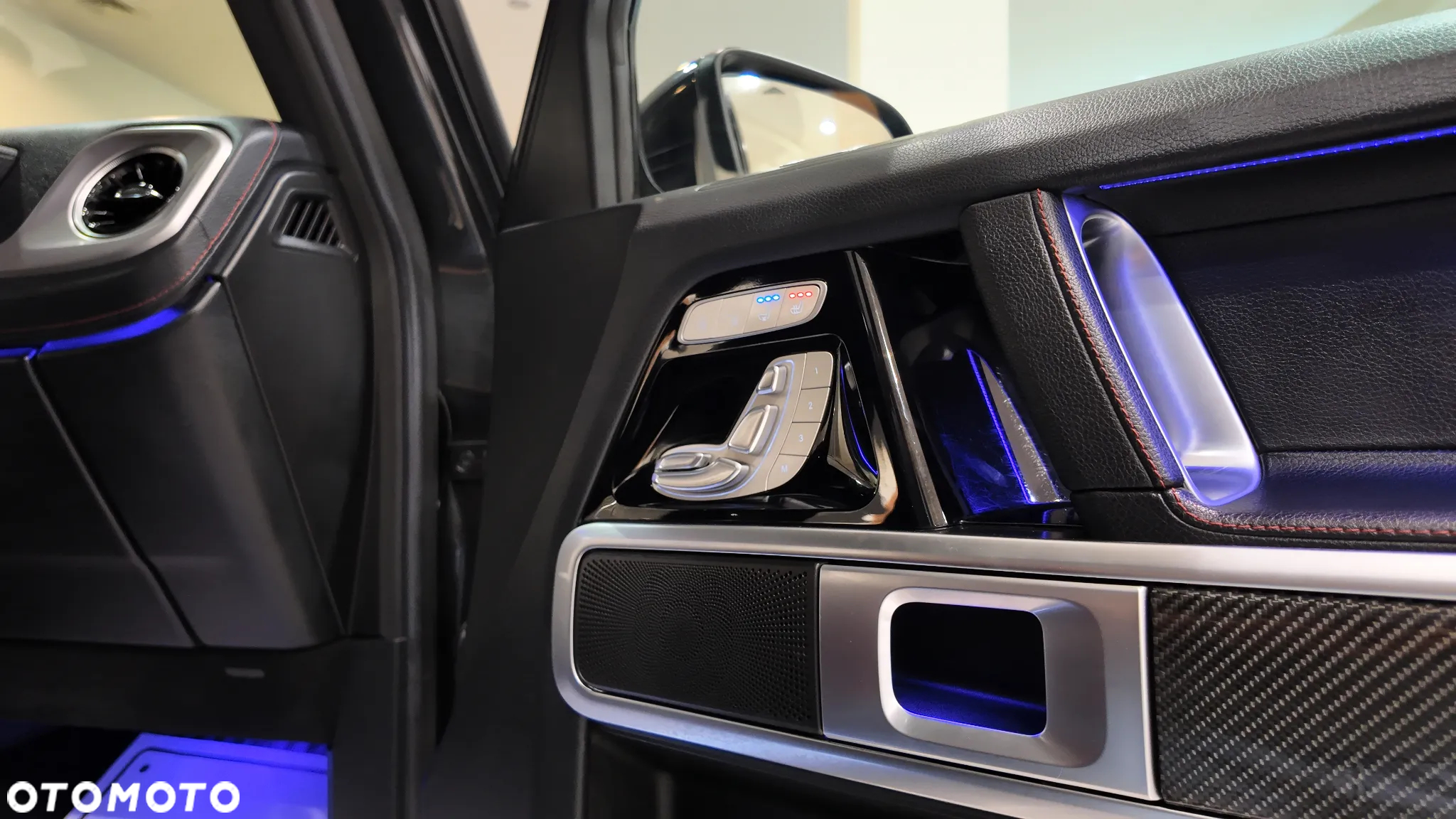 Mercedes-Benz Klasa G 500 9G-TRONIC Exclusive - 32