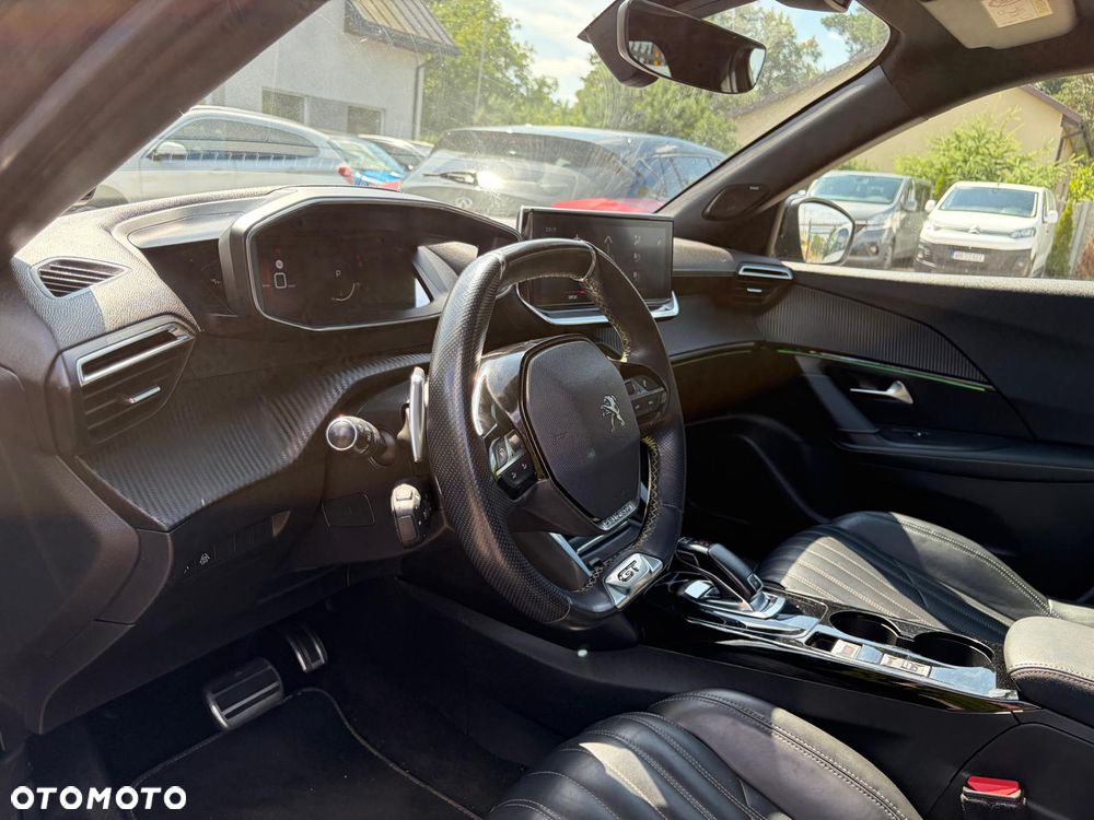 Peugeot 2008 PureTech 155 EAT8 GT - 15