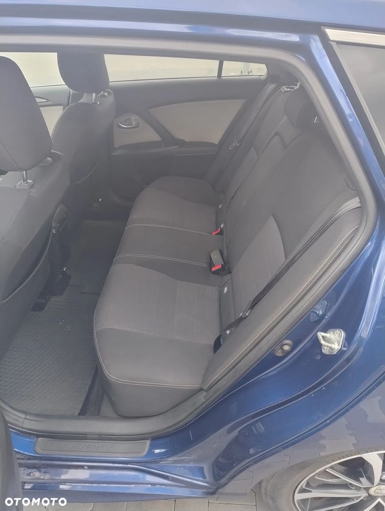 Toyota Avensis 1.8 Comfort - 18