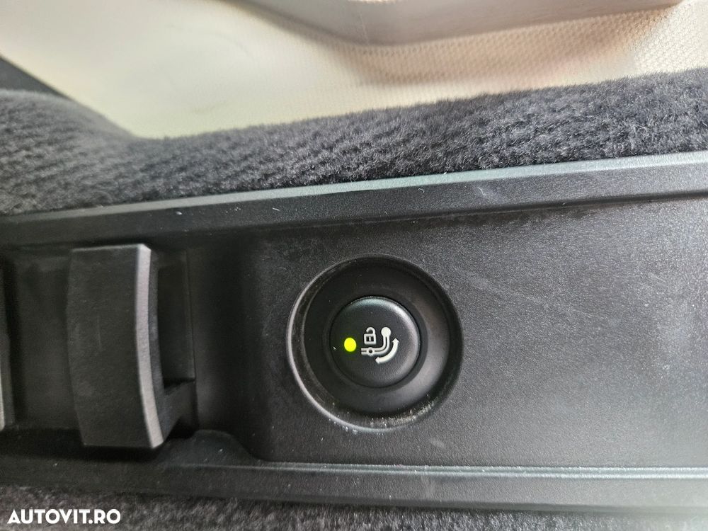 BMW Seria 3 320d Touring xDrive Aut. Edition Luxury Line Purity - 9