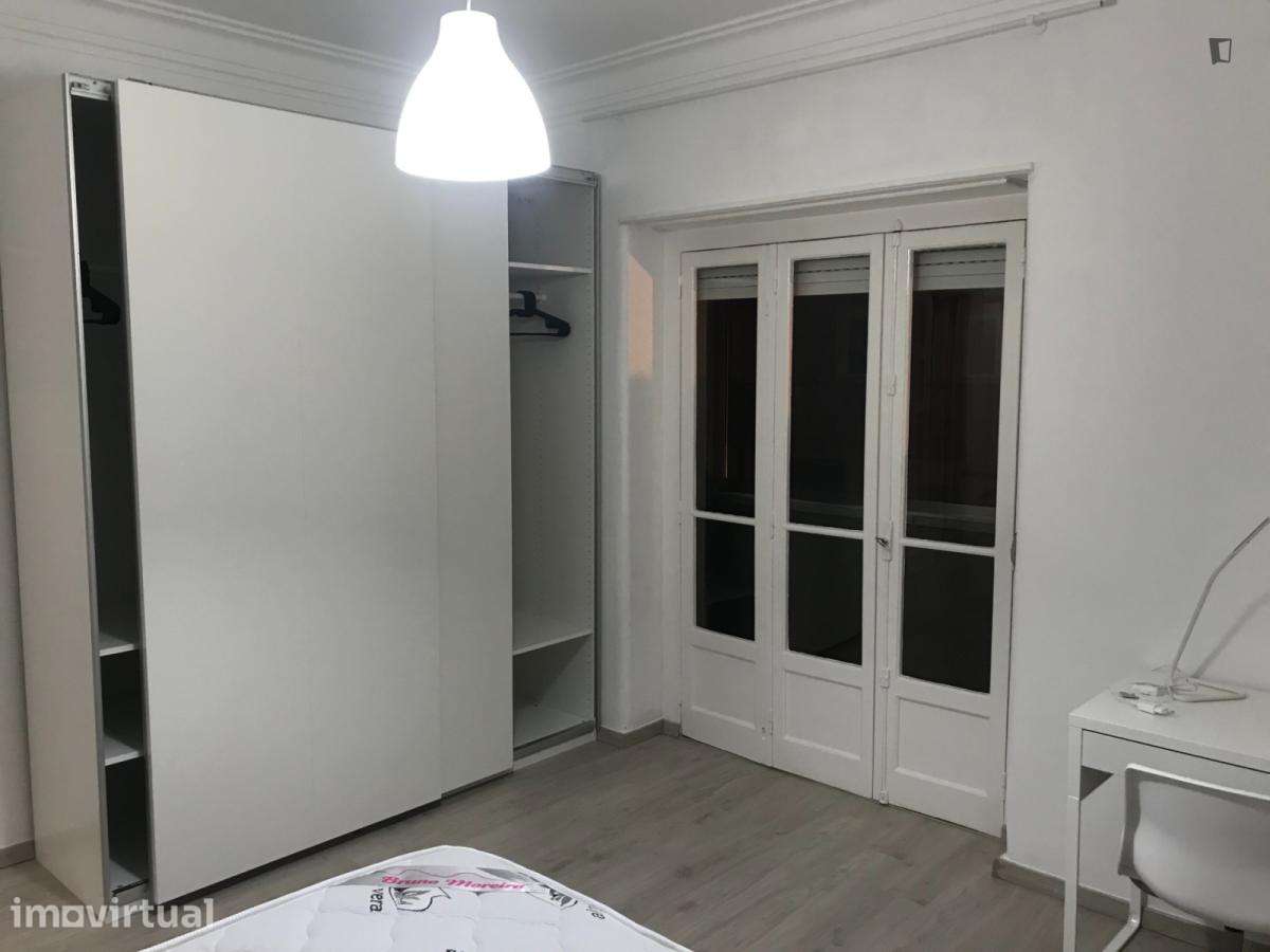 Quarto - localizado em Penha de França Lisbon - Grande imagem: 3/11