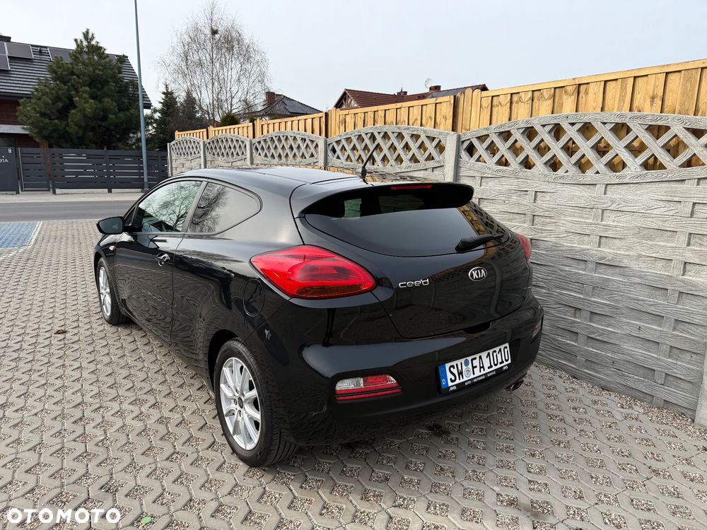 Kia ProCeed - 11