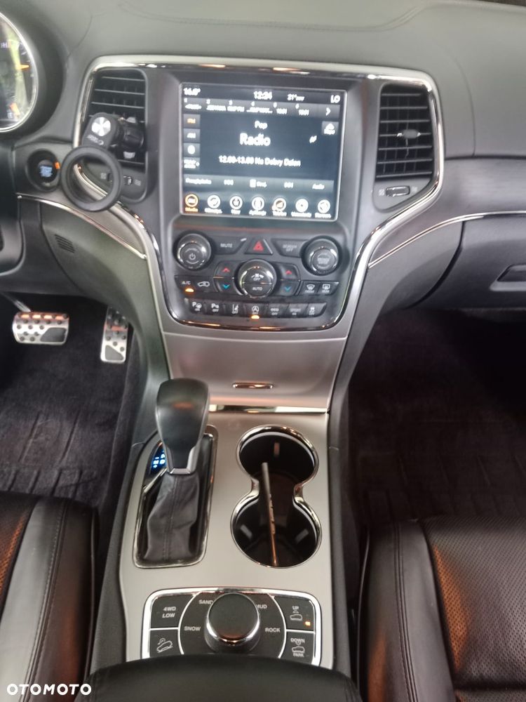 Jeep Grand Cherokee - 23