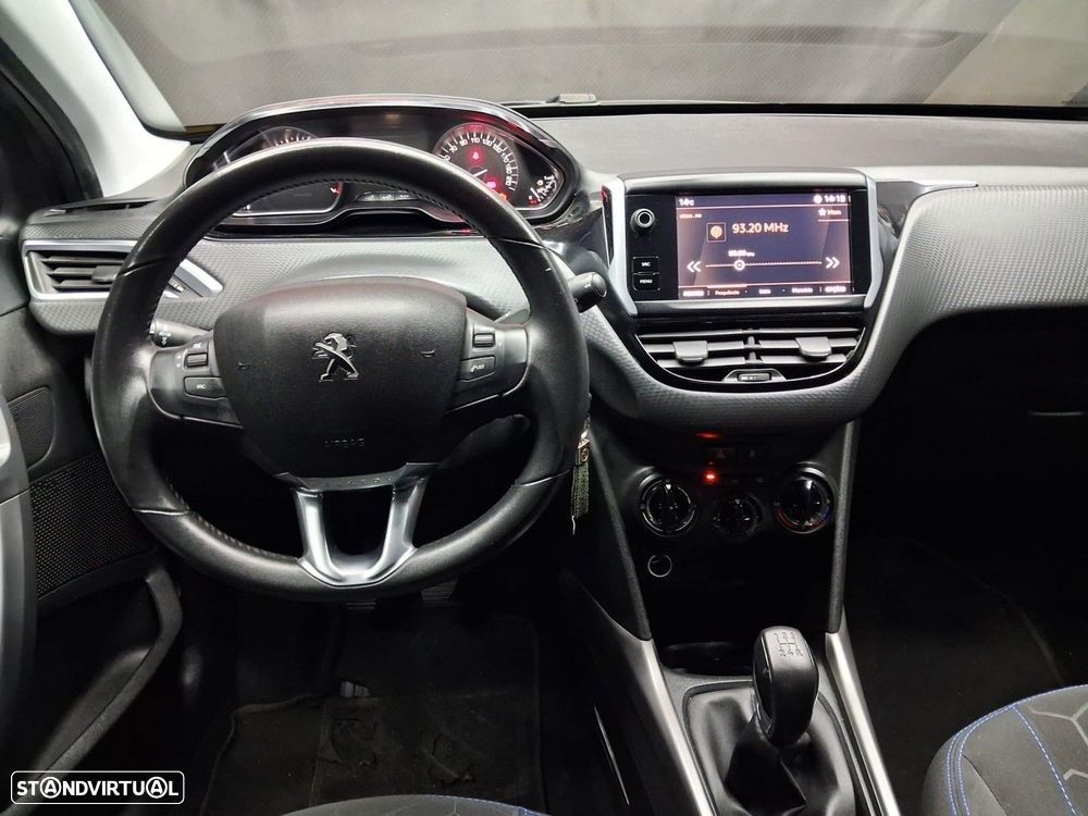 Peugeot 2008 1.2 PureTech Style - 10