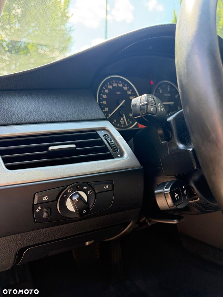 BMW Seria 5 520d - 12