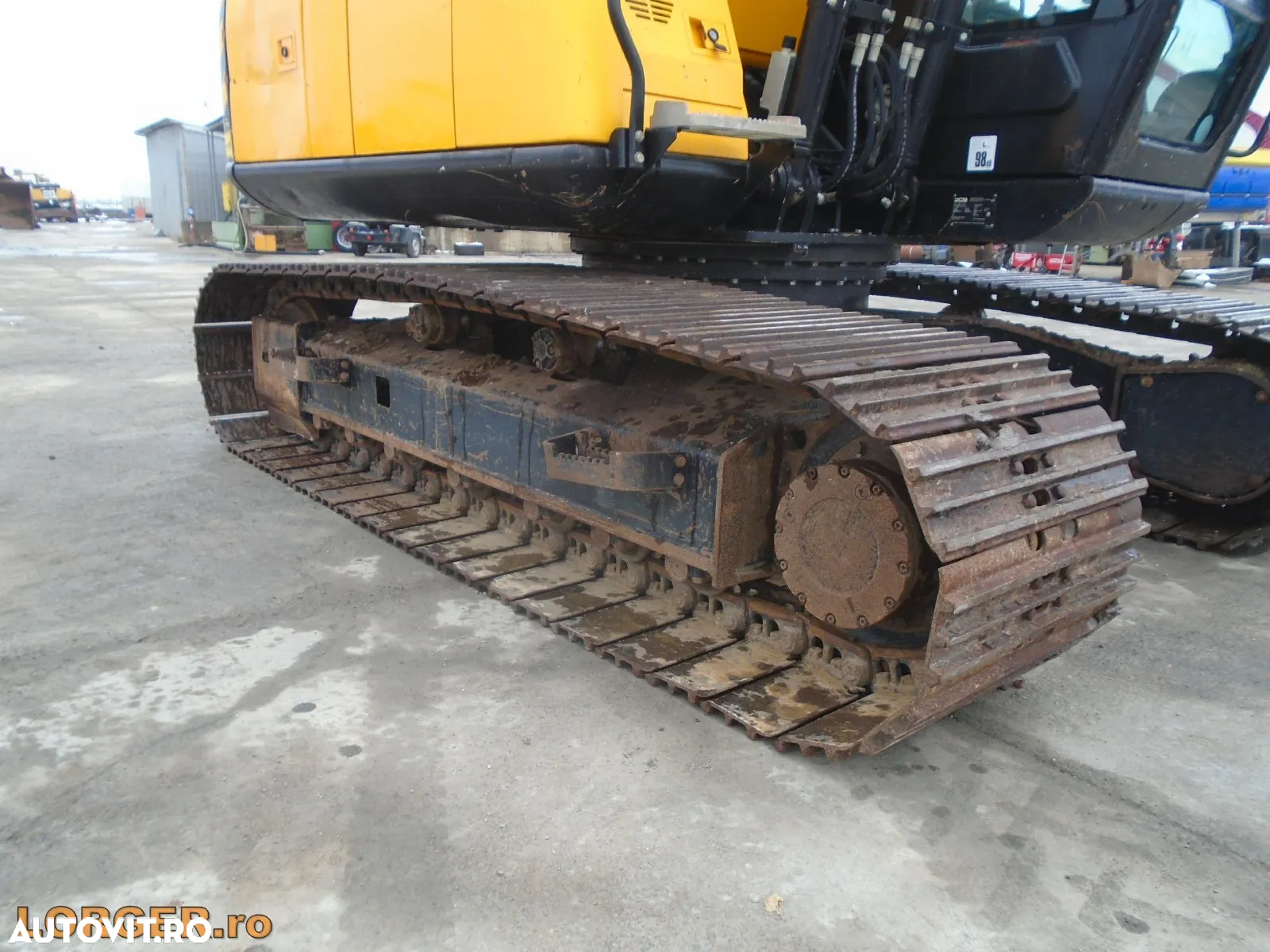 JCB JS 131 LC+ - 8
