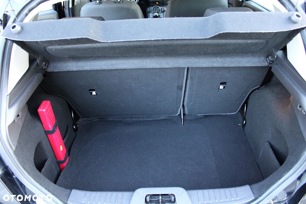 Ford Fiesta 1.25 Ghia - 13