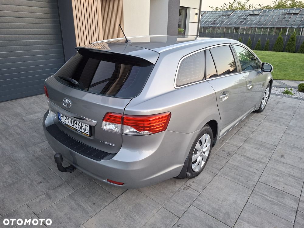 Toyota Avensis - 6