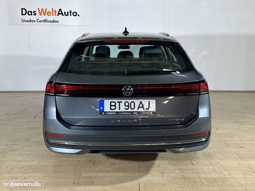 VW Passat Variant - 5