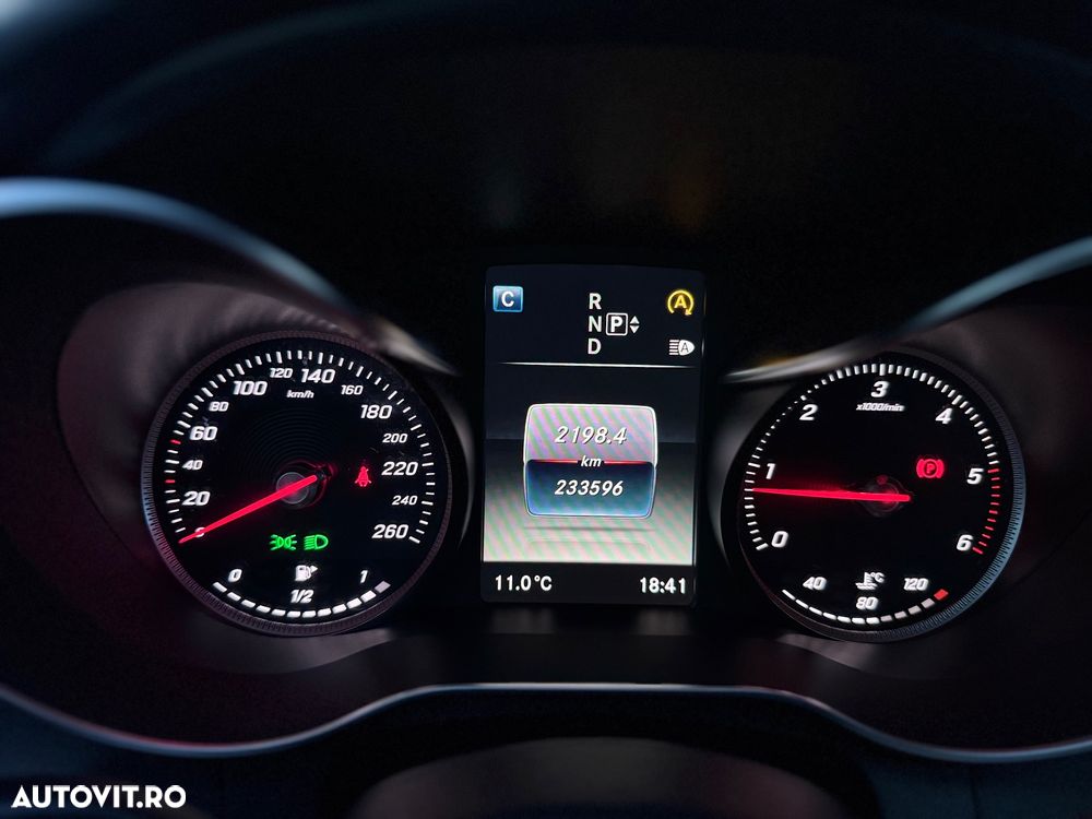 Mercedes-Benz C - 12