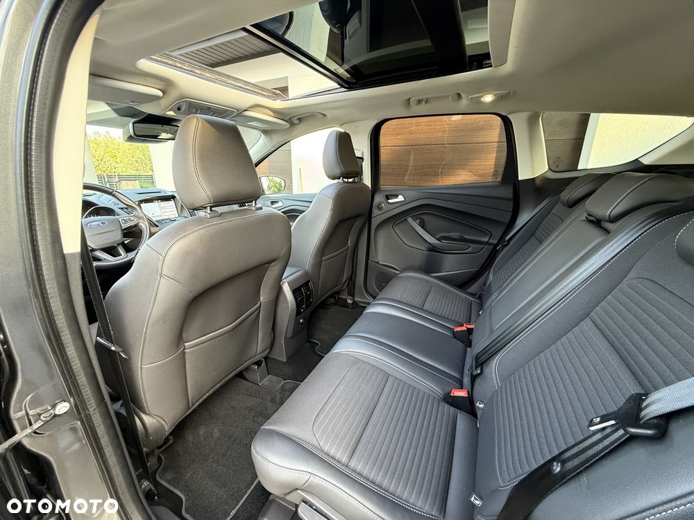 Ford Kuga 1.5 EcoBoost 2x4 ST-Line - 17