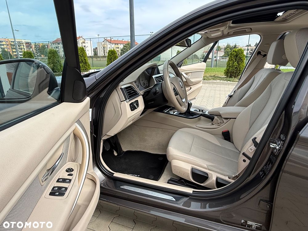 BMW Seria 3 320i Modern Line - 18