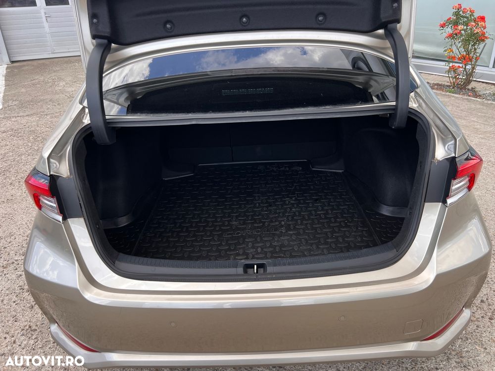 Toyota Corolla - 12
