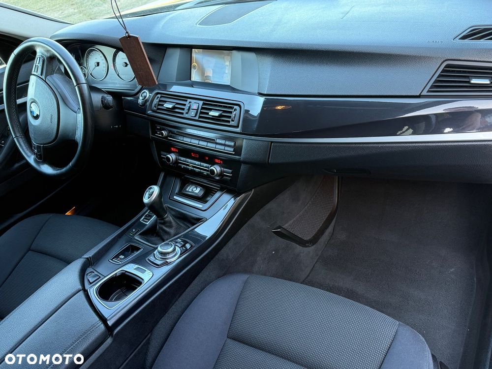 BMW Seria 5 520d Luxury Line - 9