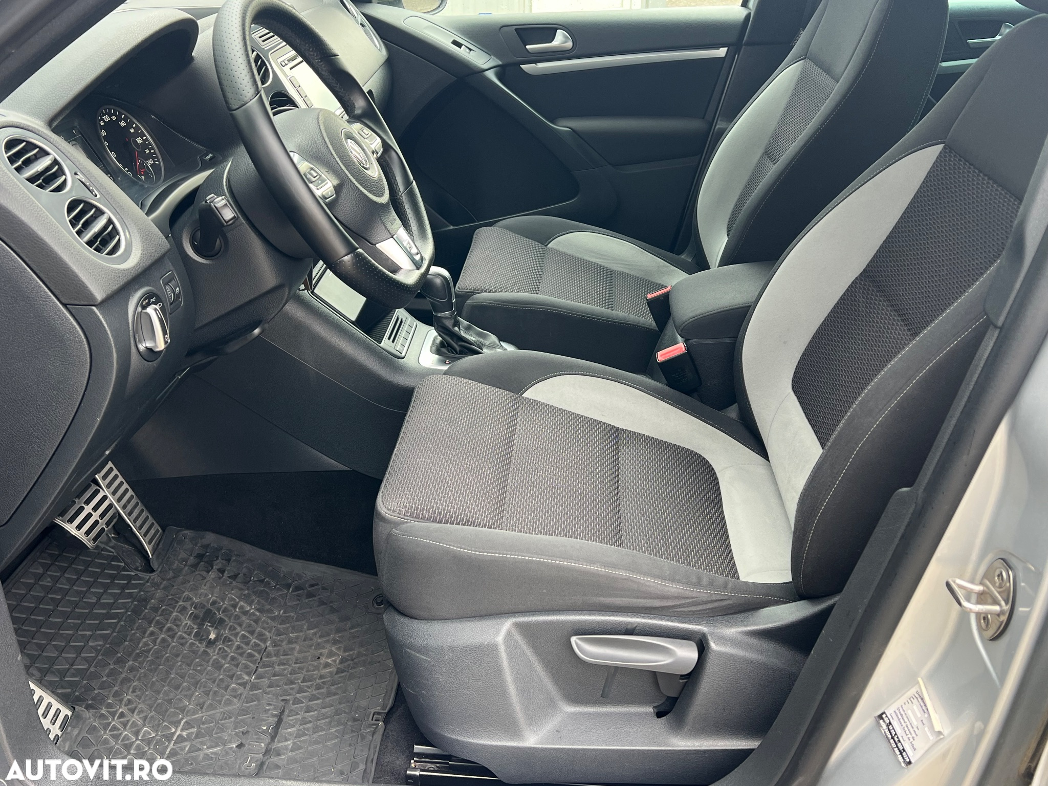 Volkswagen Tiguan 2.0 TDI 4Motion DSG Sport & Style - 9