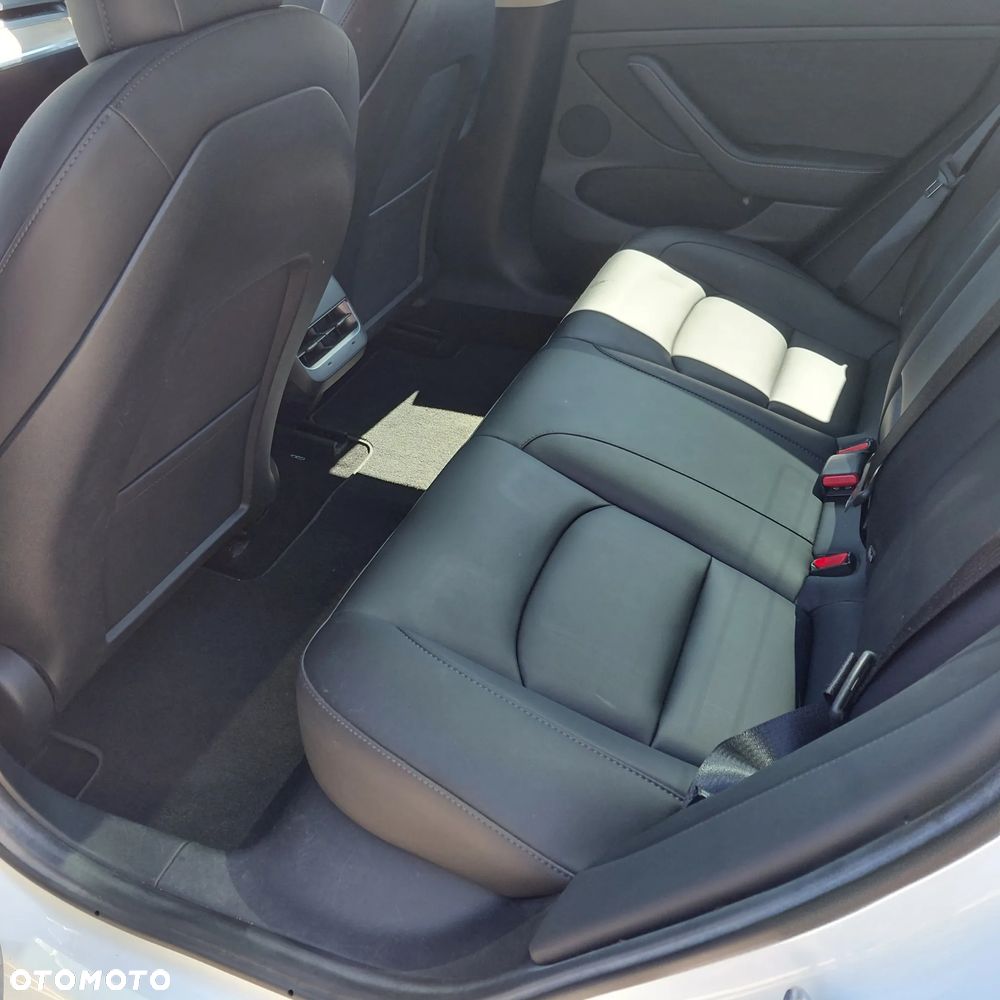 Tesla Model 3 RWD - 35