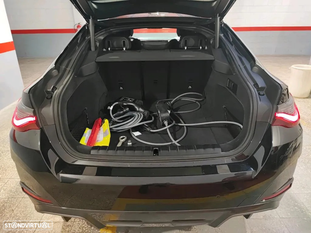 BMW i4 eDrive40 Desportiva M - 10
