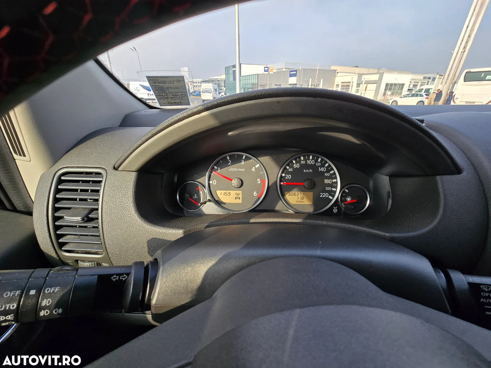 Nissan Pathfinder 2.5 dCi SE - 10