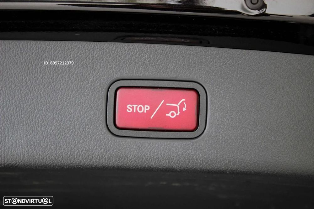 Mercedes-Benz GLC 300 e 4Matic 9G-TRONIC AMG Line Advanced - 23