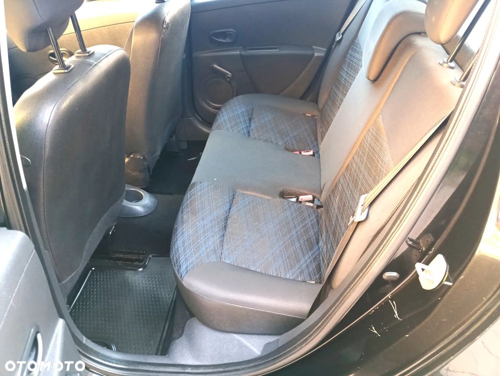 Renault Clio - 10