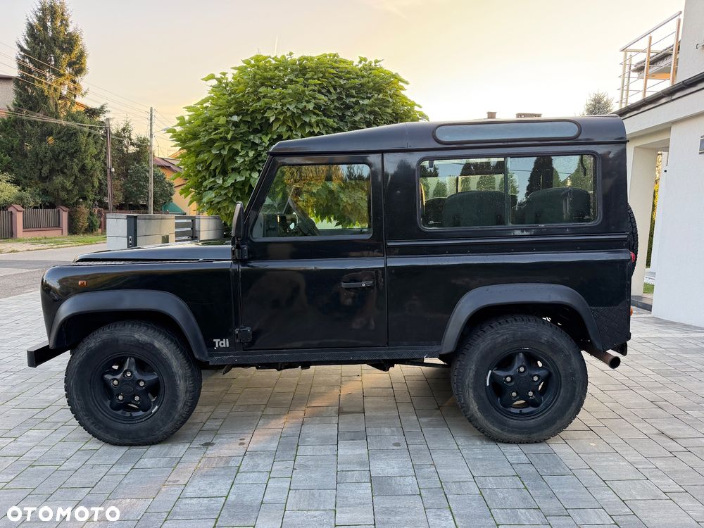 Land Rover Defender - 4