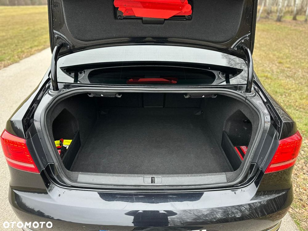 Volkswagen Passat 2.0 TSI Highline - 22