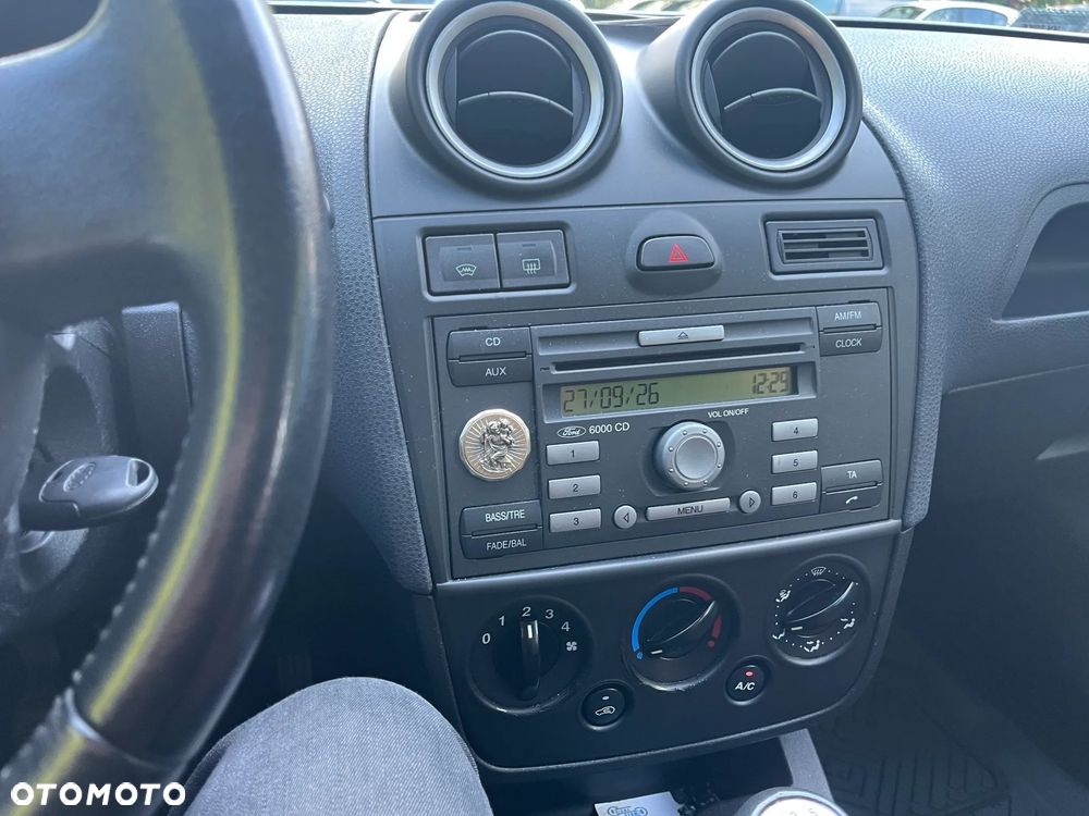 Ford Fiesta 2007 photo 5
