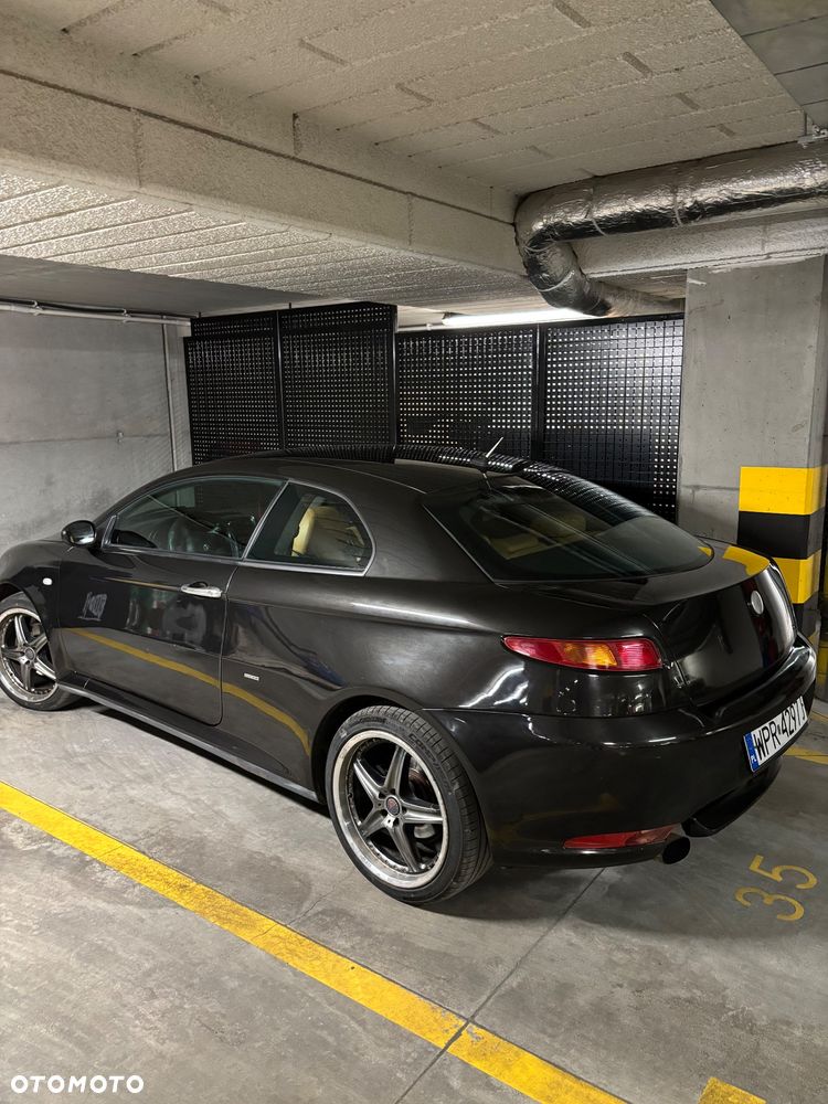 Alfa Romeo GT 2.0 JTS Distinctive - 9