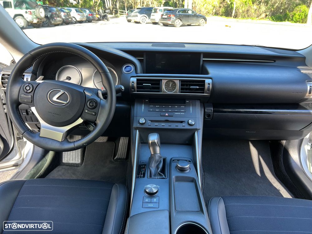 Lexus IS 300H Executive+ - 7