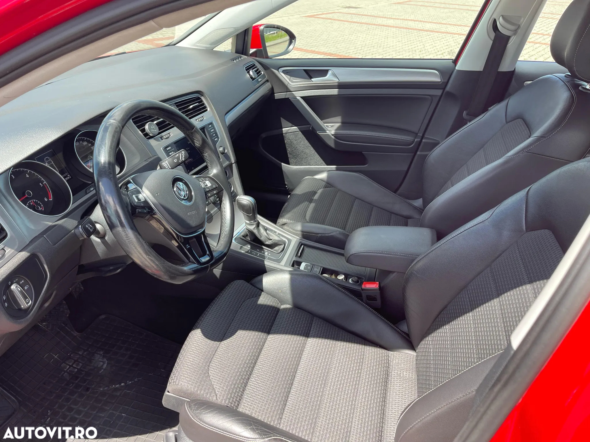 Volkswagen Golf 1.6 TDI BlueMotion Technology DSG Comfortline - 4