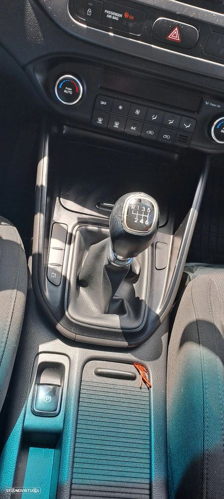 Kia Carens 1.7 CRDi ISG TX - 6
