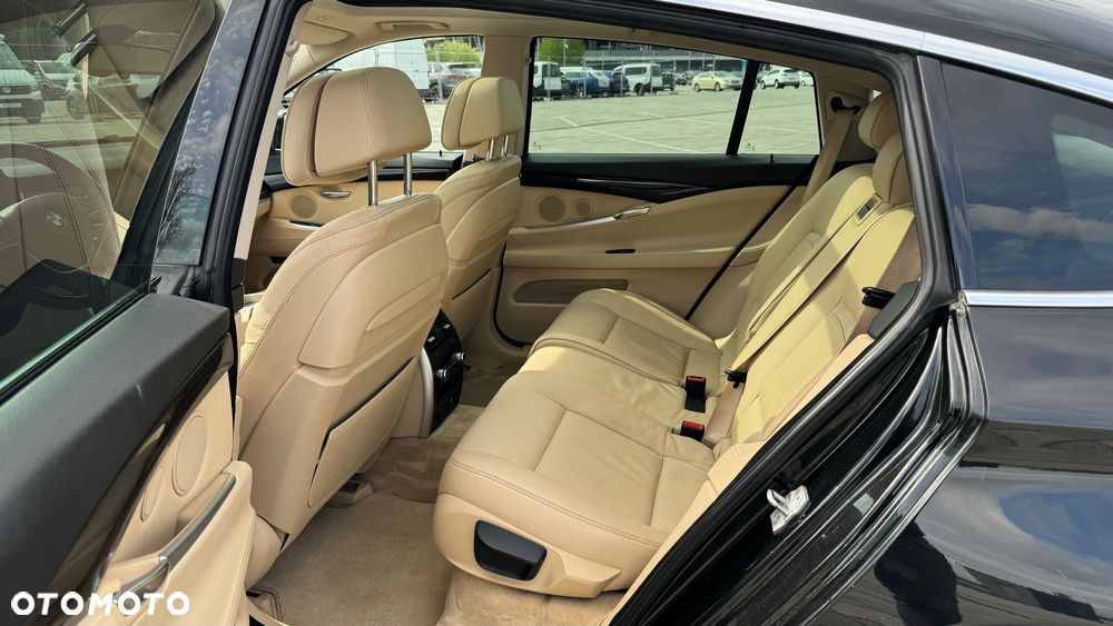 BMW 5GT - 2