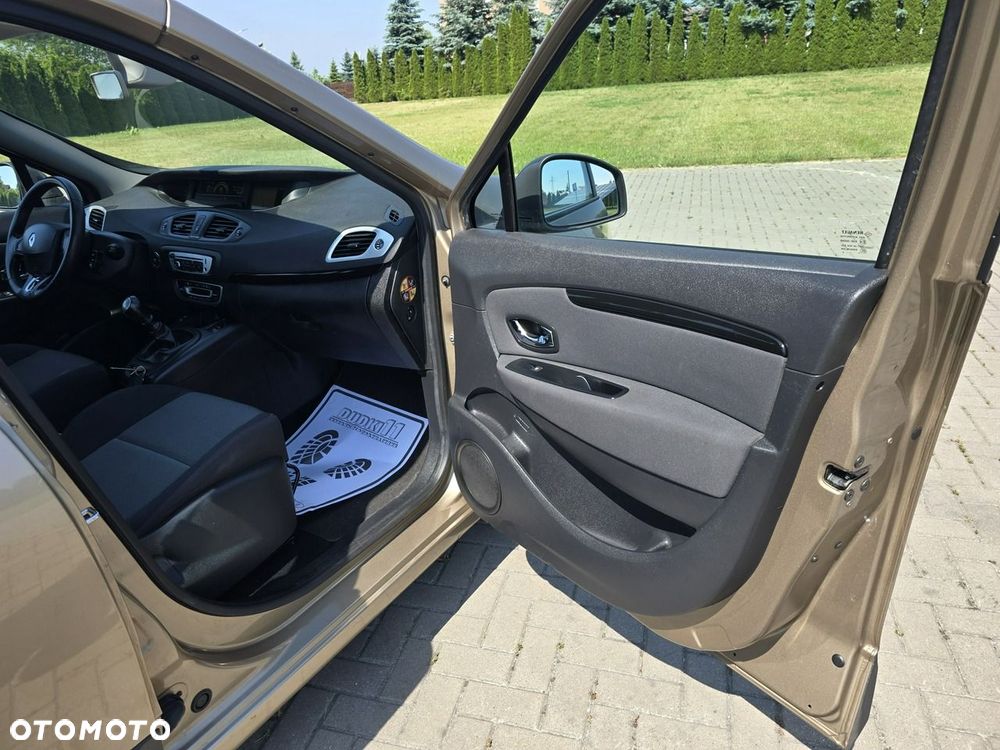 Renault Grand Scenic - 34
