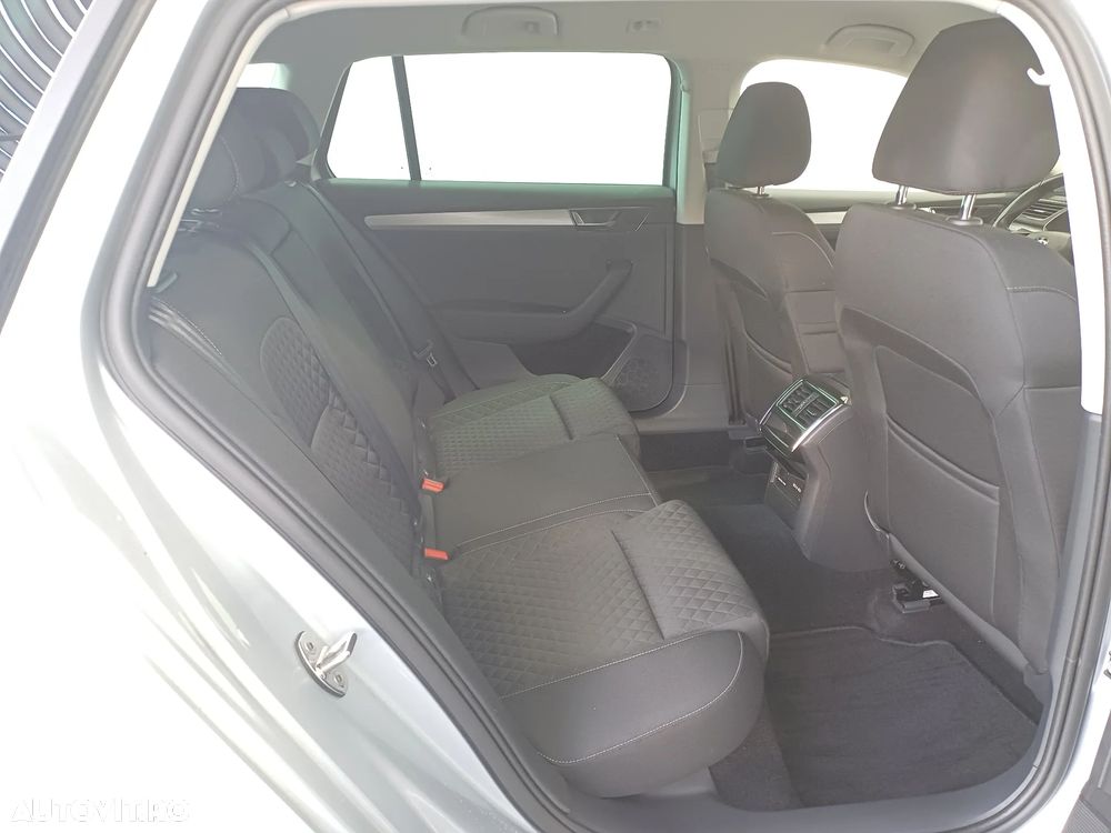 Skoda Superb 2.0 TDI DSG Ambition - 30