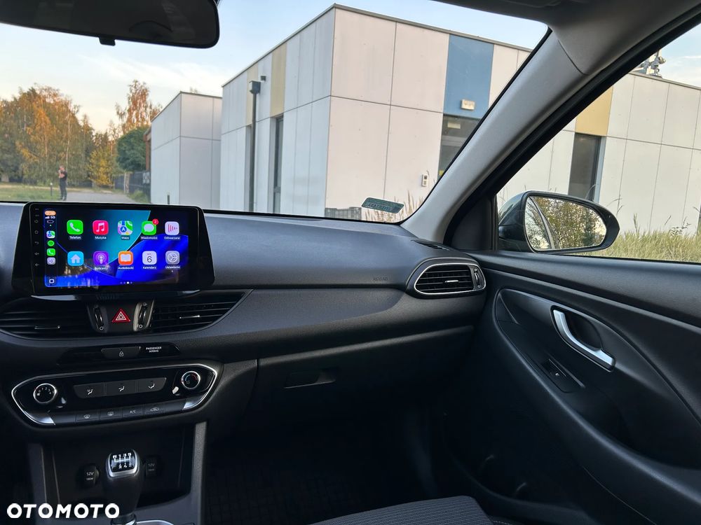 Hyundai i30 1.5 DPI Classic + - 13