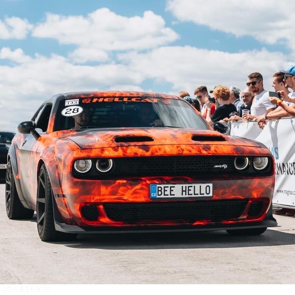 Dodge Challenger - 15