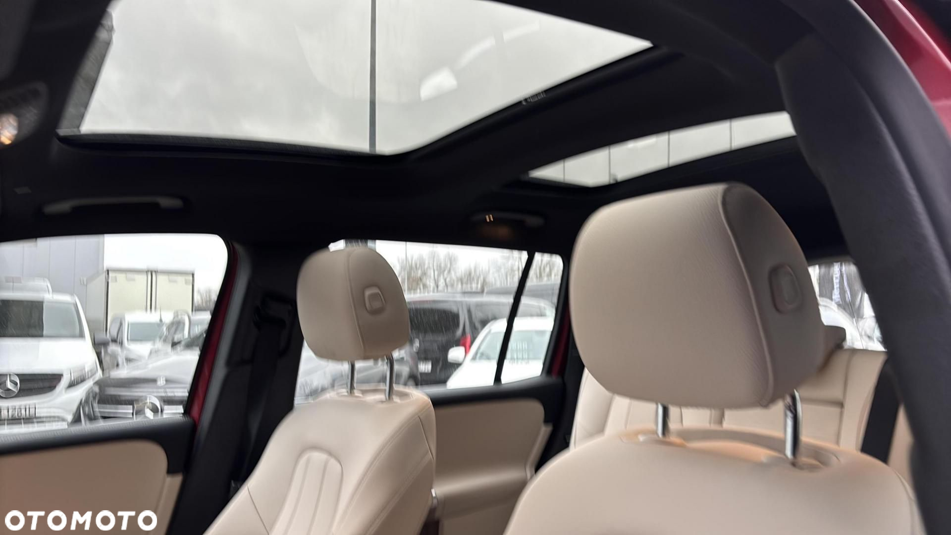Mercedes-Benz GLB - 11