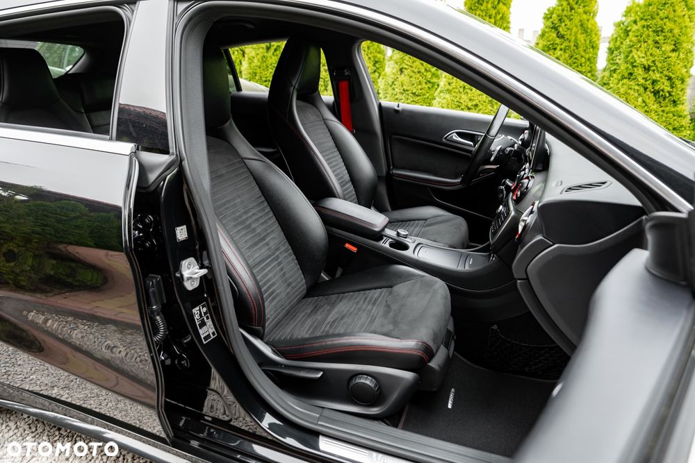 Mercedes-Benz CLA 250 4Matic 7G-DCT AMG Line - 26