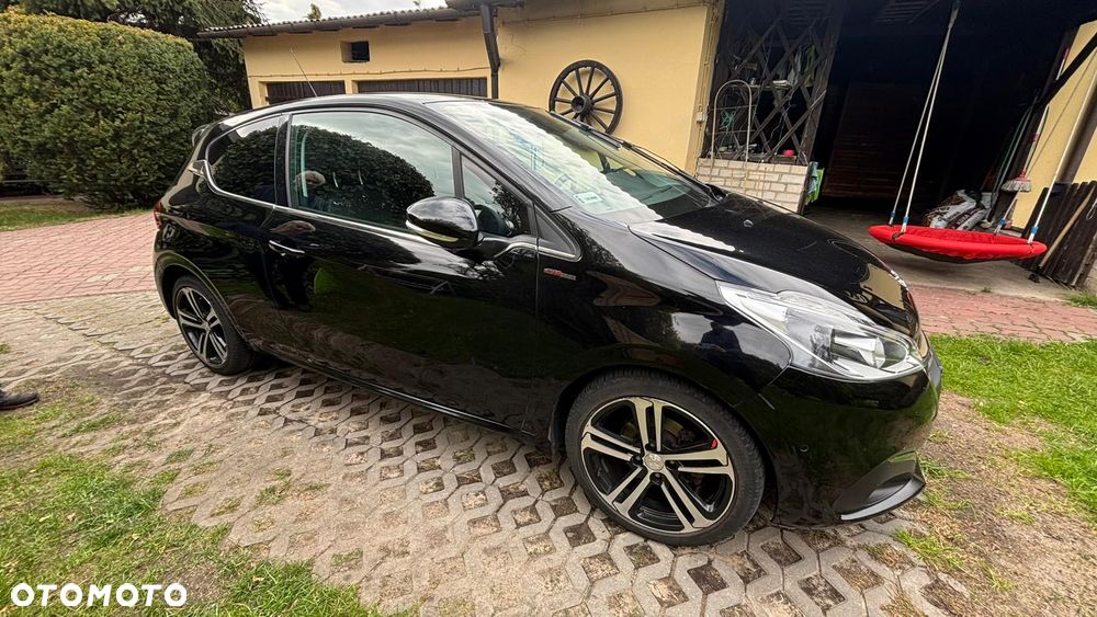 Peugeot 208 - 1