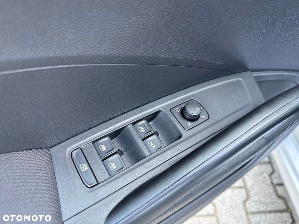 Skoda Fabia 1.0 TSI Selection DSG - 35
